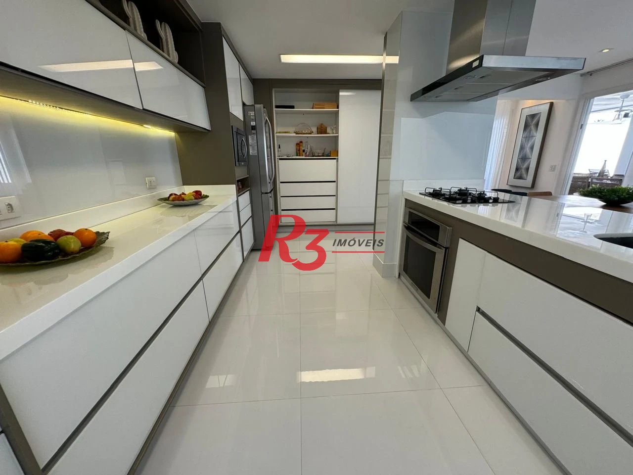 Casa com 6 dormitórios à venda, 476 m² por R$ 5.700.000,00 - Acapulco - Guarujá/SP