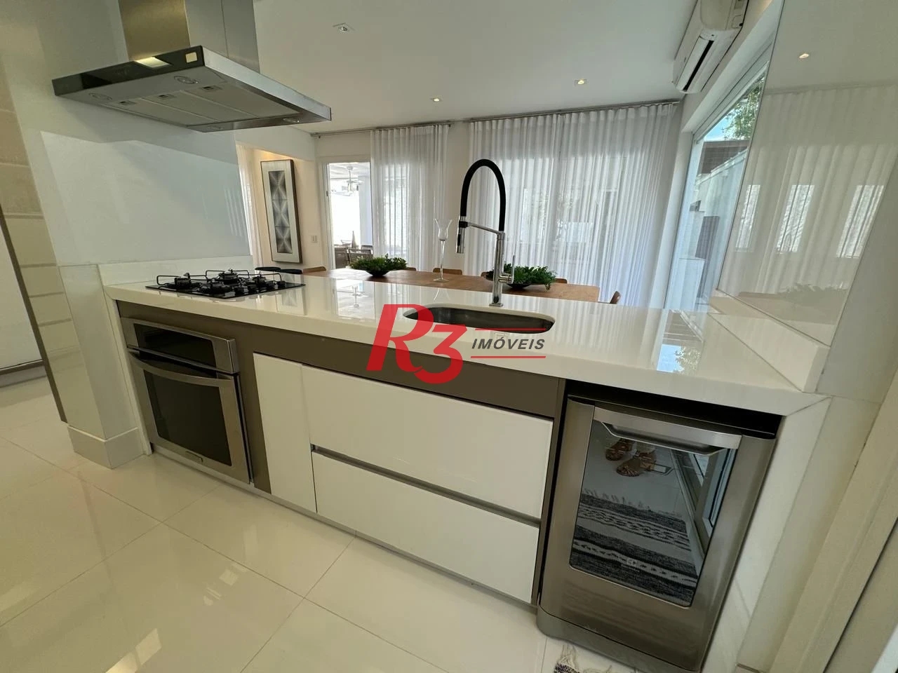 Casa com 6 dormitórios à venda, 476 m² por R$ 5.700.000,00 - Acapulco - Guarujá/SP