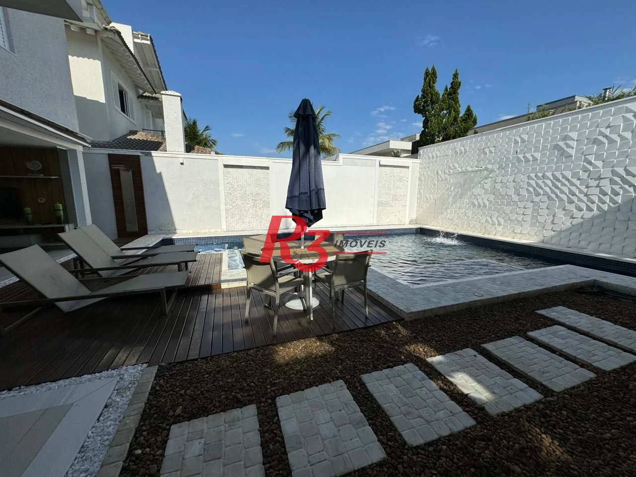 Casa com 6 dormitórios à venda, 476 m² por R$ 5.700.000,00 - Acapulco - Guarujá/SP