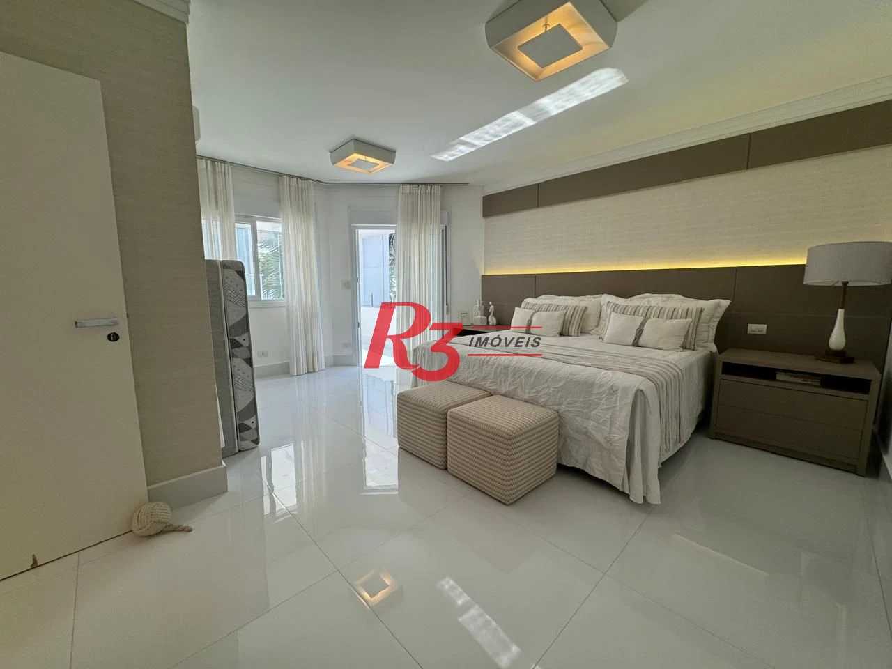 Casa com 6 dormitórios à venda, 476 m² por R$ 5.700.000,00 - Acapulco - Guarujá/SP