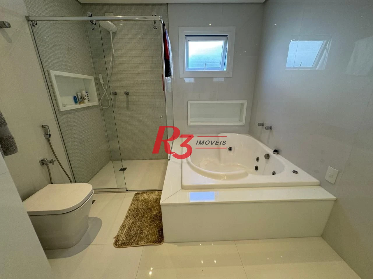 Casa com 6 dormitórios à venda, 476 m² por R$ 5.700.000,00 - Acapulco - Guarujá/SP