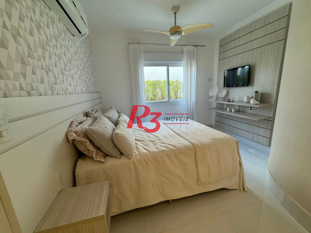 Casa com 6 dormitórios à venda, 476 m² por R$ 5.700.000,00 - Acapulco - Guarujá/SP