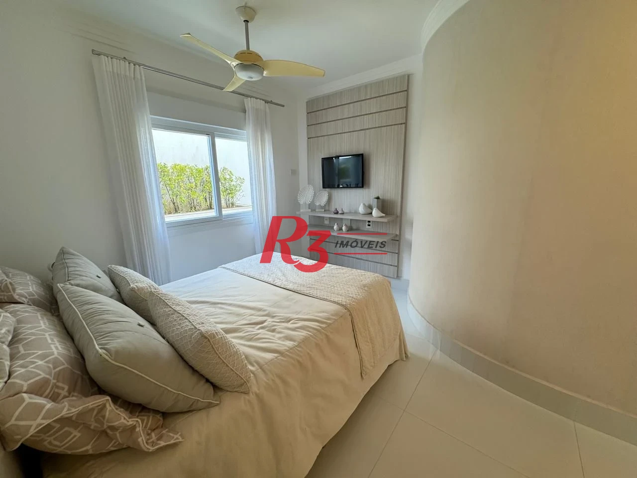 Casa com 6 dormitórios à venda, 476 m² por R$ 5.700.000,00 - Acapulco - Guarujá/SP