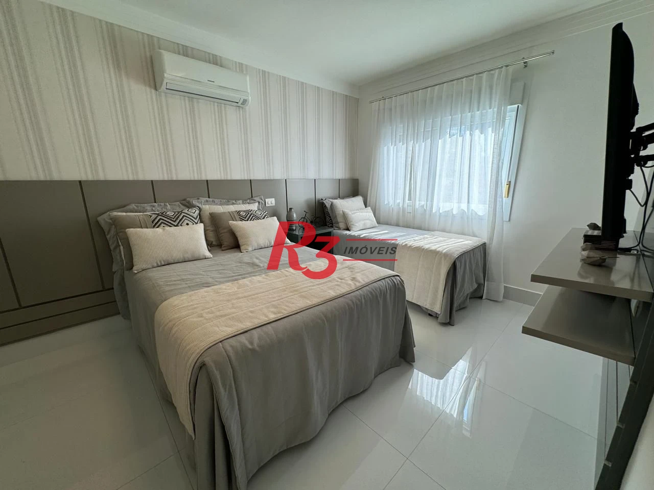Casa com 6 dormitórios à venda, 476 m² por R$ 5.700.000,00 - Acapulco - Guarujá/SP