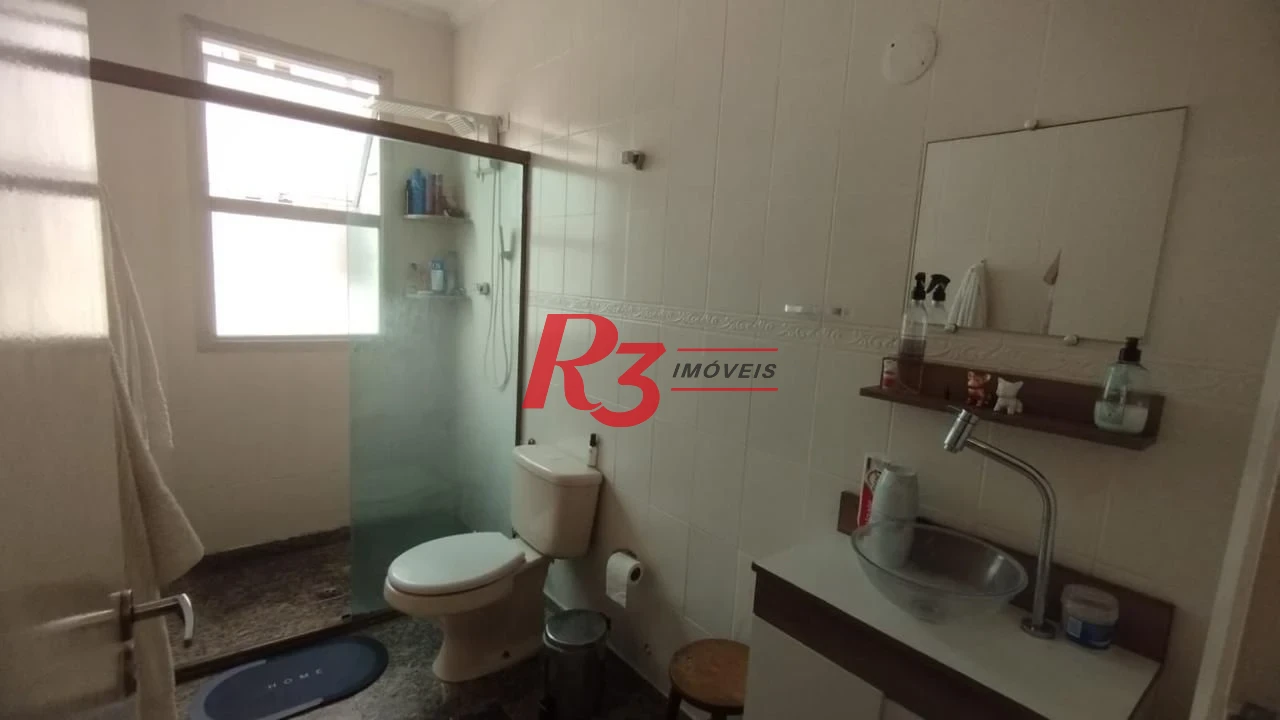 Oportunidade à venda na orla do José Menino em Santos, 71 m², 2 quartos, 2 banheiros, 2 vagas, vista mar, condição especial!!!
