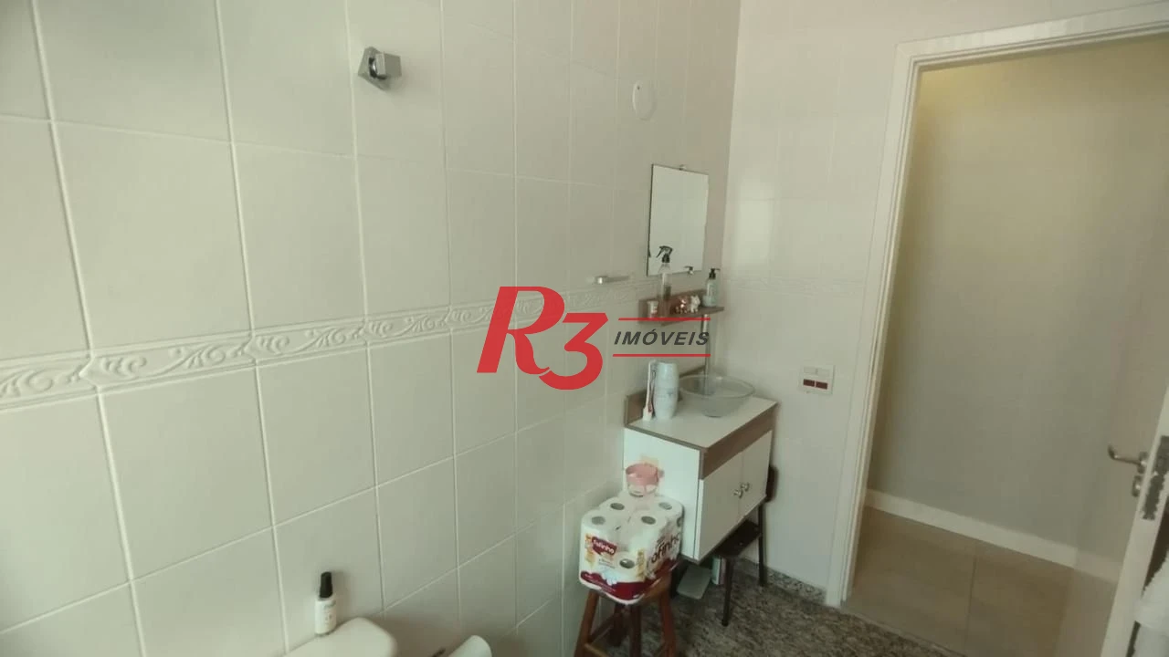 Oportunidade à venda na orla do José Menino em Santos, 71 m², 2 quartos, 2 banheiros, 2 vagas, vista mar, condição especial!!!