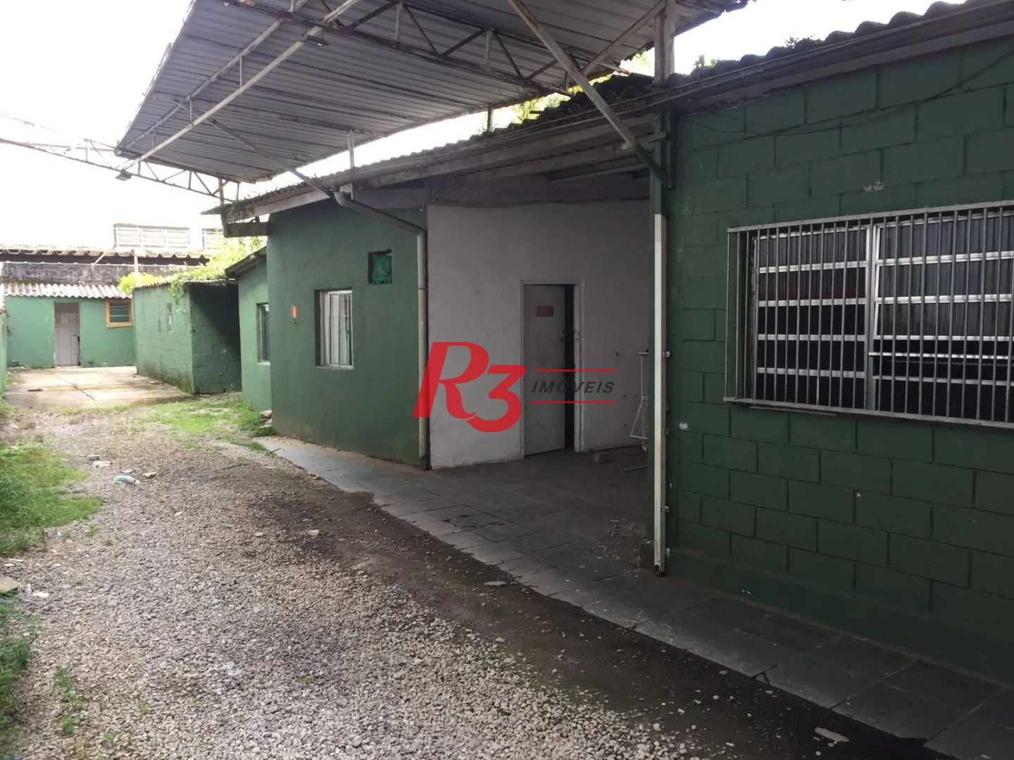 Terreno para alugar, 400 m² por R$ 9.877,00/mês - Vila Mathias - Santos/SP