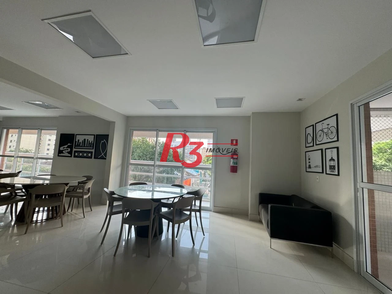 Apartamento com 3 dormitórios à venda, 221 m² - Gonzaga - Santos/SP
