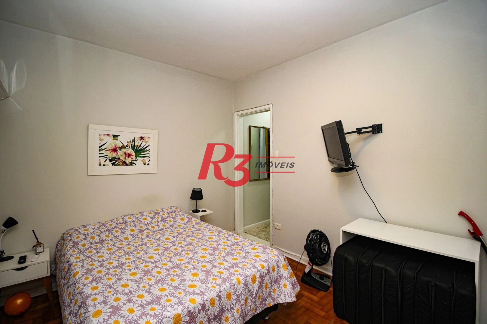 OPORTUNIDADE 380.000,00 , com 1 dormitório frente mar, - Boqueirão - Santos/SP
