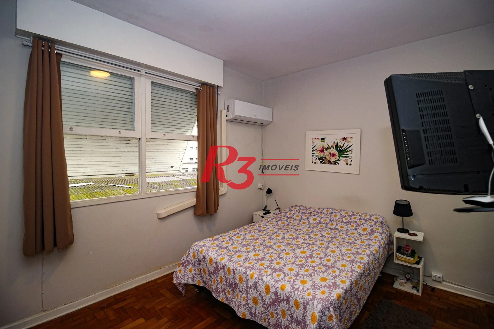 OPORTUNIDADE 380.000,00 , com 1 dormitório frente mar, - Boqueirão - Santos/SP