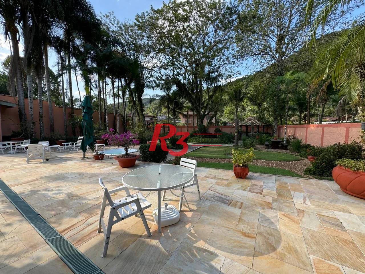Casa à venda, 283 m² por R$ 4.700.000,00 - Balneário Praia do Pernambuco - Guarujá/SP