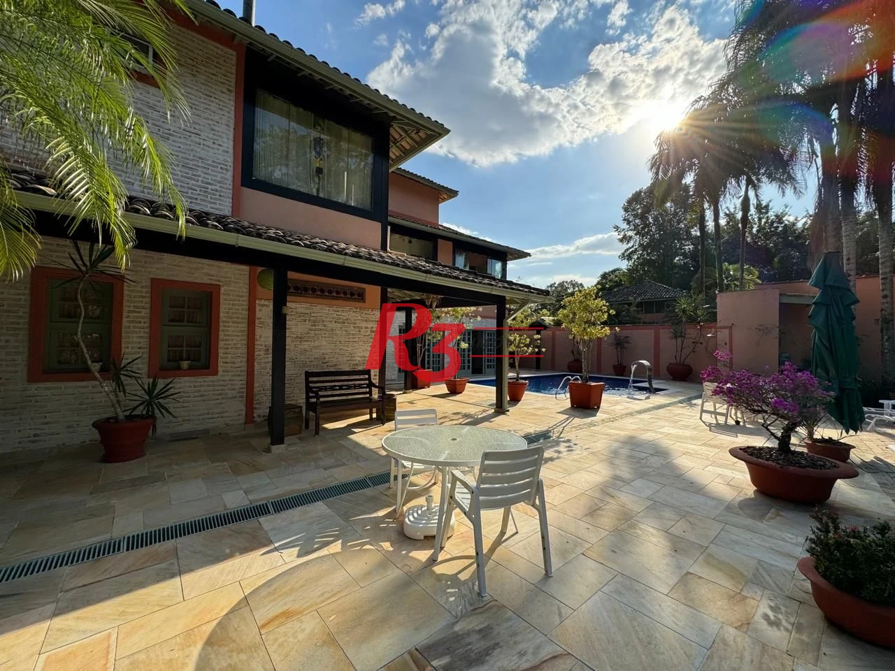 Casa à venda, 283 m² por R$ 4.700.000,00 - Balneário Praia do Pernambuco - Guarujá/SP