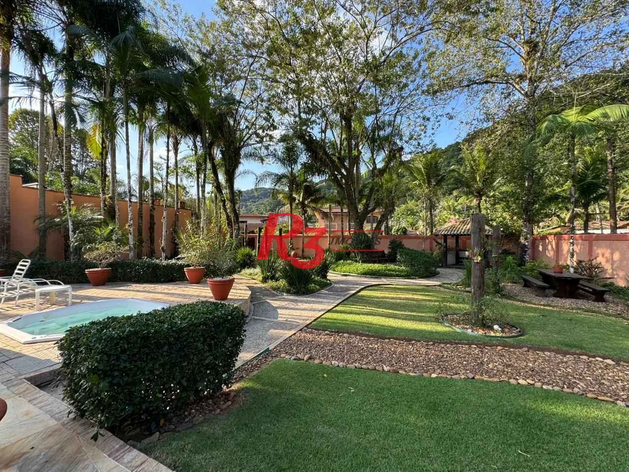 Casa à venda, 283 m² por R$ 4.700.000,00 - Balneário Praia do Pernambuco - Guarujá/SP