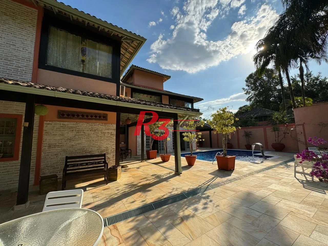 Casa à venda, 283 m² por R$ 4.700.000,00 - Balneário Praia do Pernambuco - Guarujá/SP