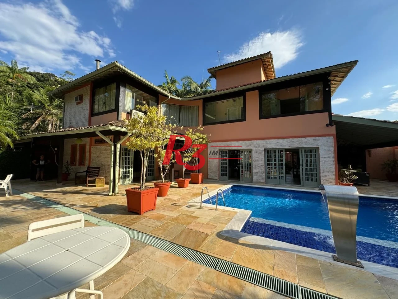 Casa à venda, 283 m² por R$ 4.700.000,00 - Balneário Praia do Pernambuco - Guarujá/SP