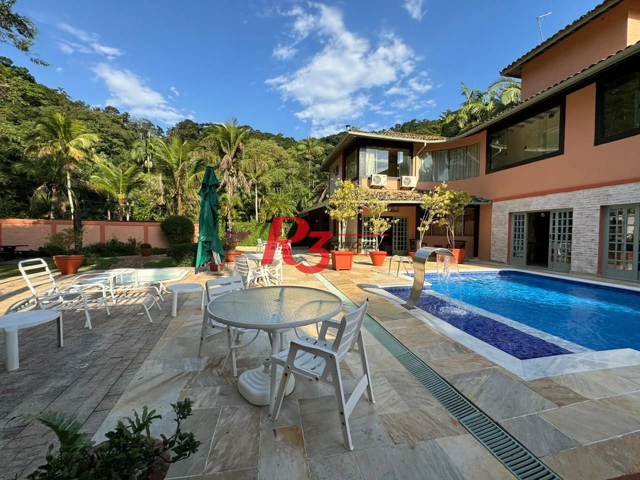 Casa à venda, 283 m² por R$ 4.700.000,00 - Balneário Praia do Pernambuco - Guarujá/SP