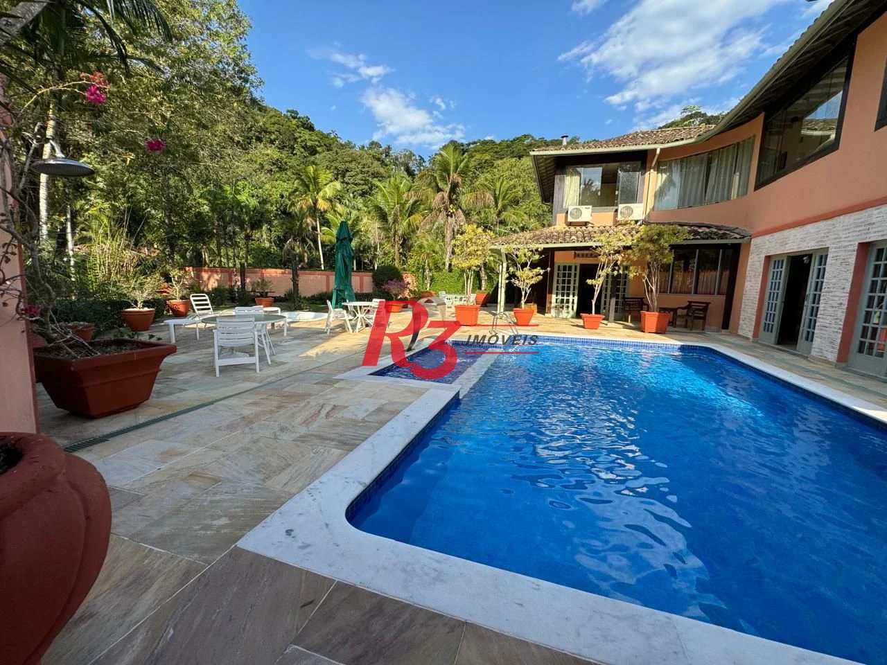Casa à venda, 283 m² por R$ 4.700.000,00 - Balneário Praia do Pernambuco - Guarujá/SP