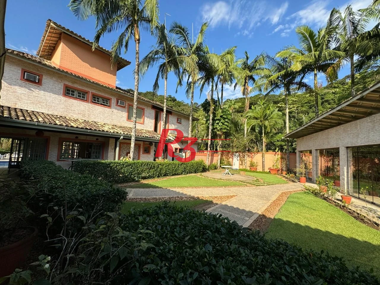 Casa à venda, 283 m² por R$ 4.700.000,00 - Balneário Praia do Pernambuco - Guarujá/SP