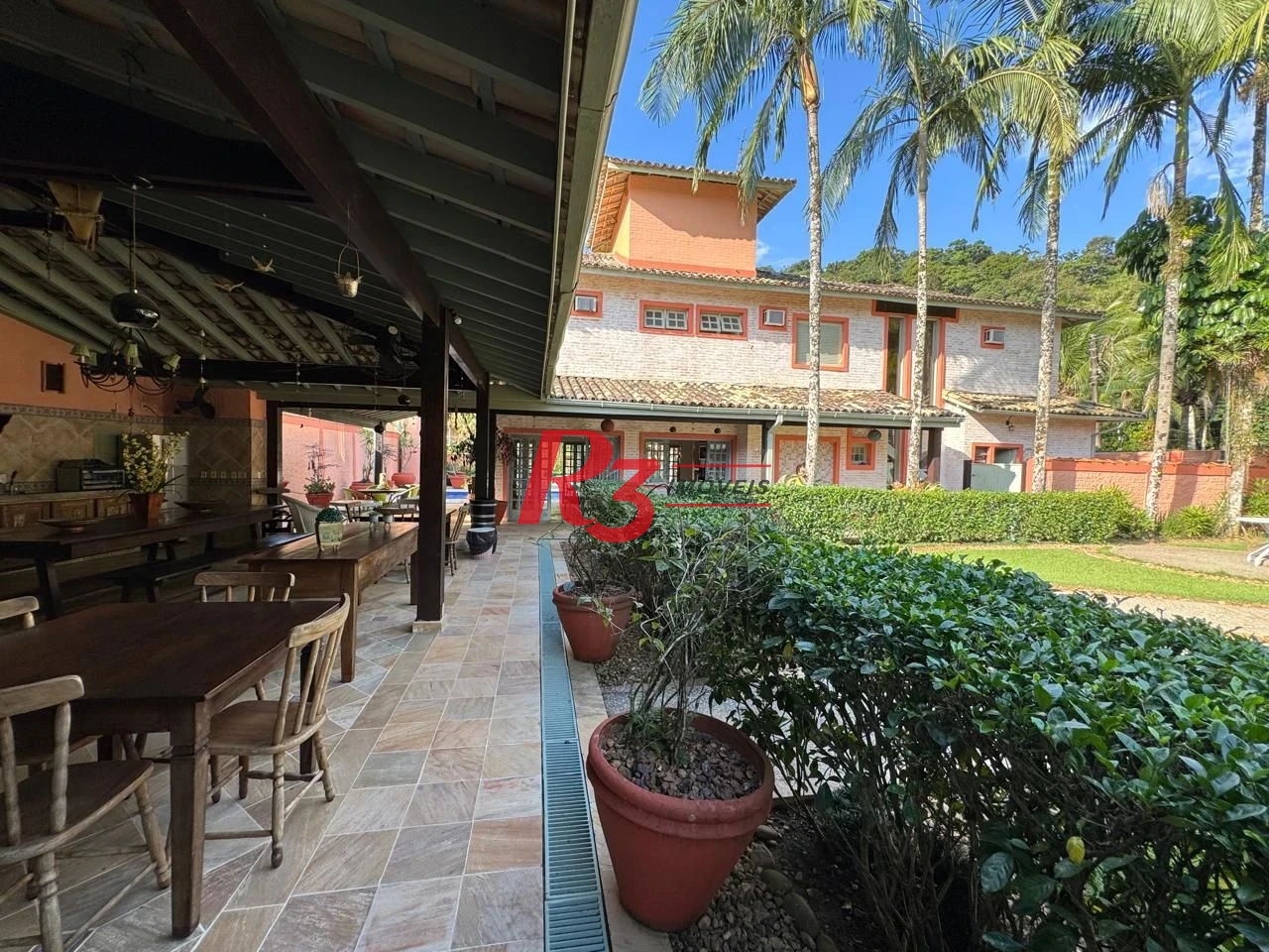 Casa à venda, 283 m² por R$ 4.700.000,00 - Balneário Praia do Pernambuco - Guarujá/SP