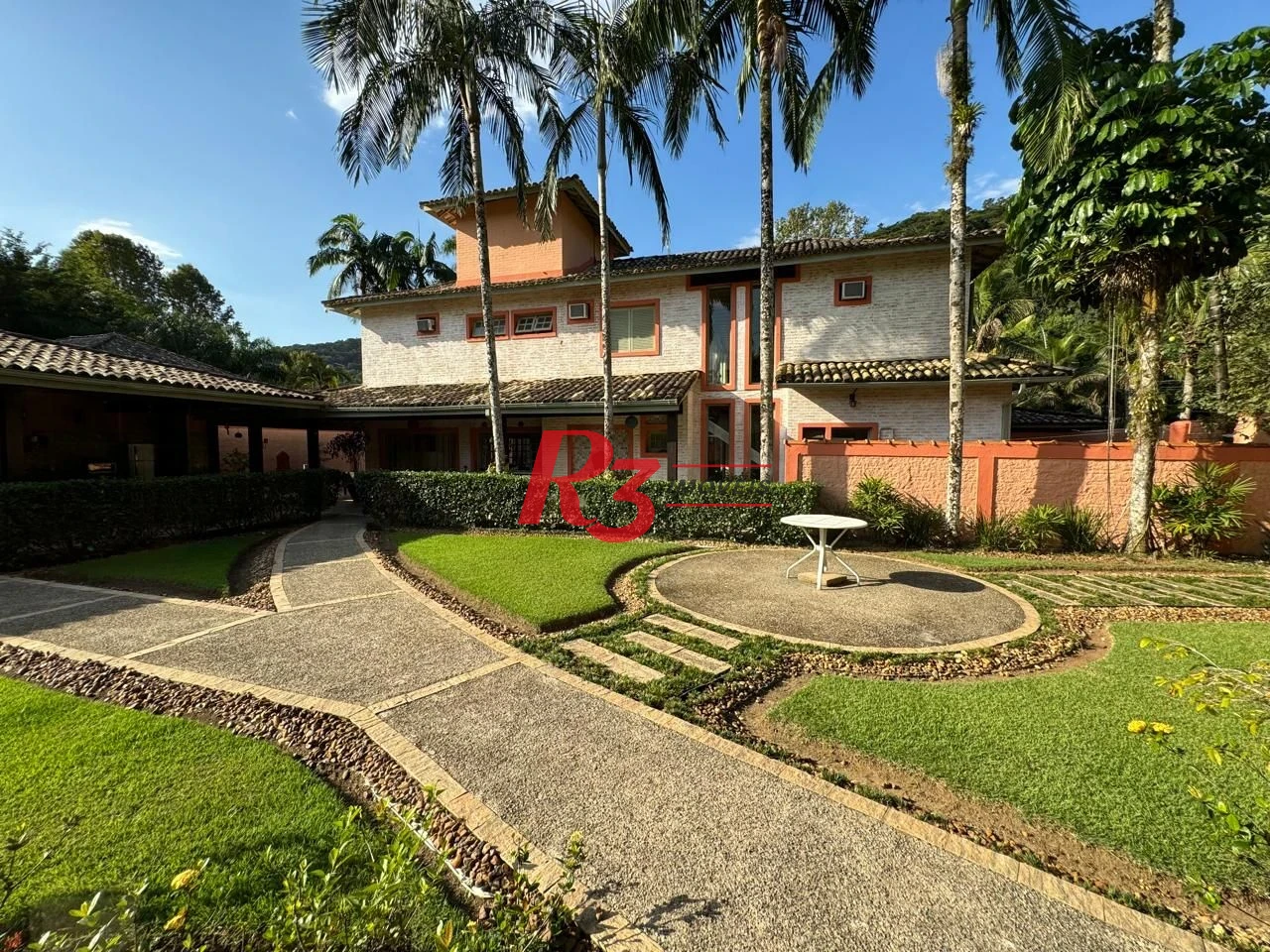 Casa à venda, 283 m² por R$ 4.700.000,00 - Balneário Praia do Pernambuco - Guarujá/SP