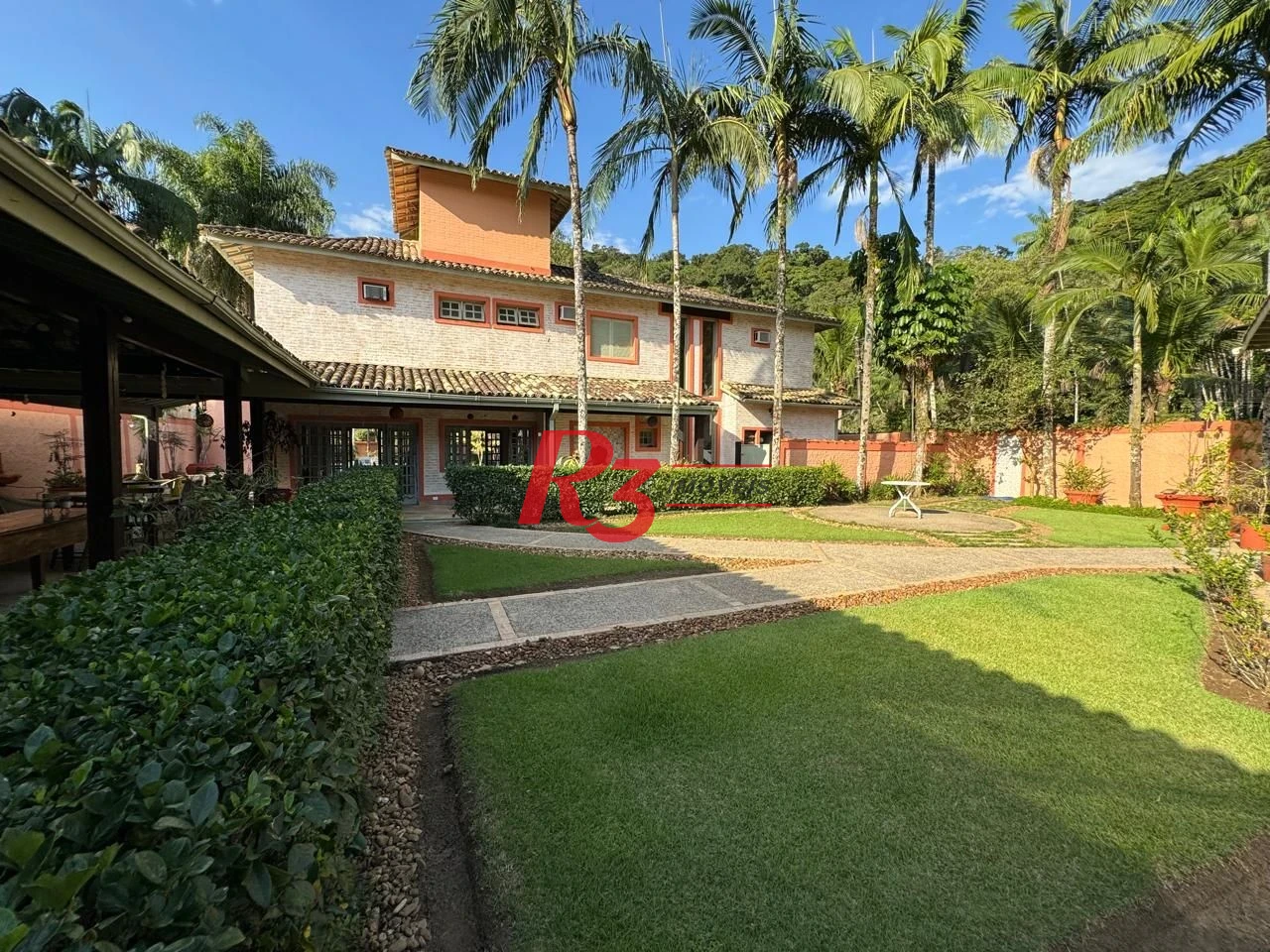 Casa à venda, 283 m² por R$ 4.700.000,00 - Balneário Praia do Pernambuco - Guarujá/SP