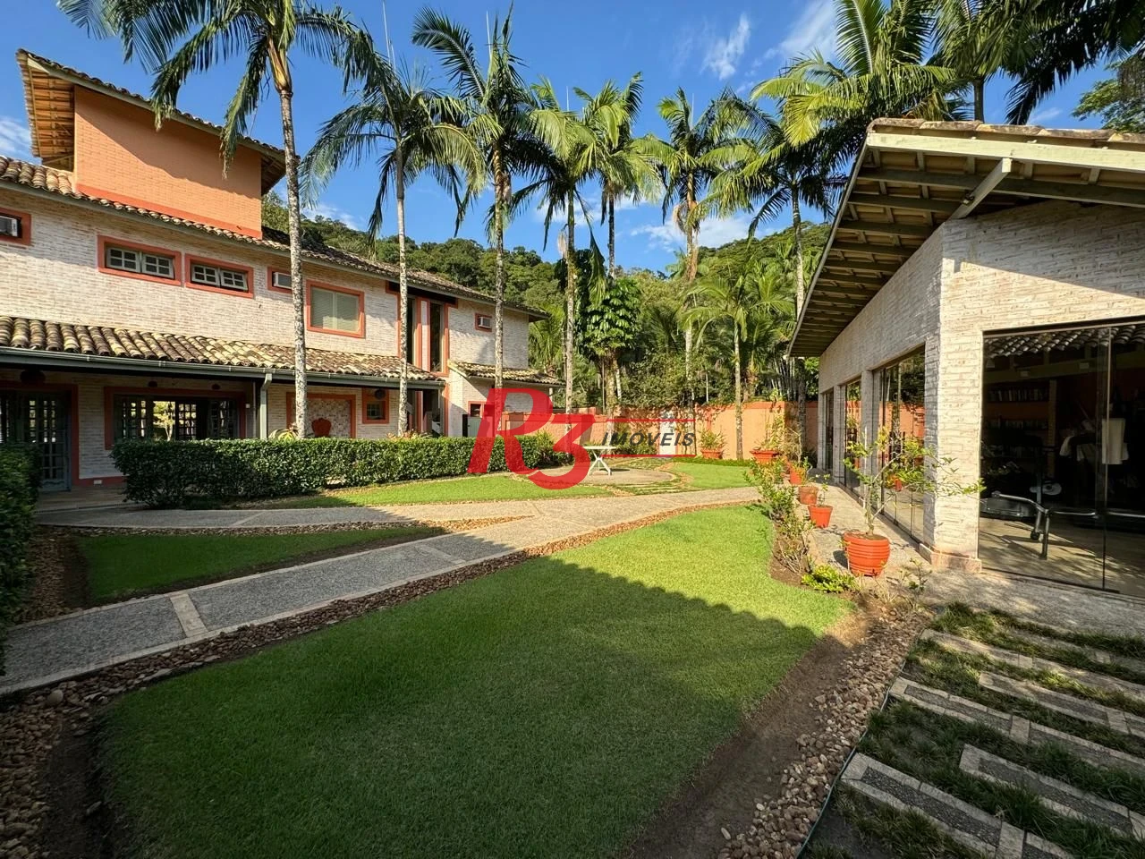 Casa à venda, 283 m² por R$ 4.700.000,00 - Balneário Praia do Pernambuco - Guarujá/SP