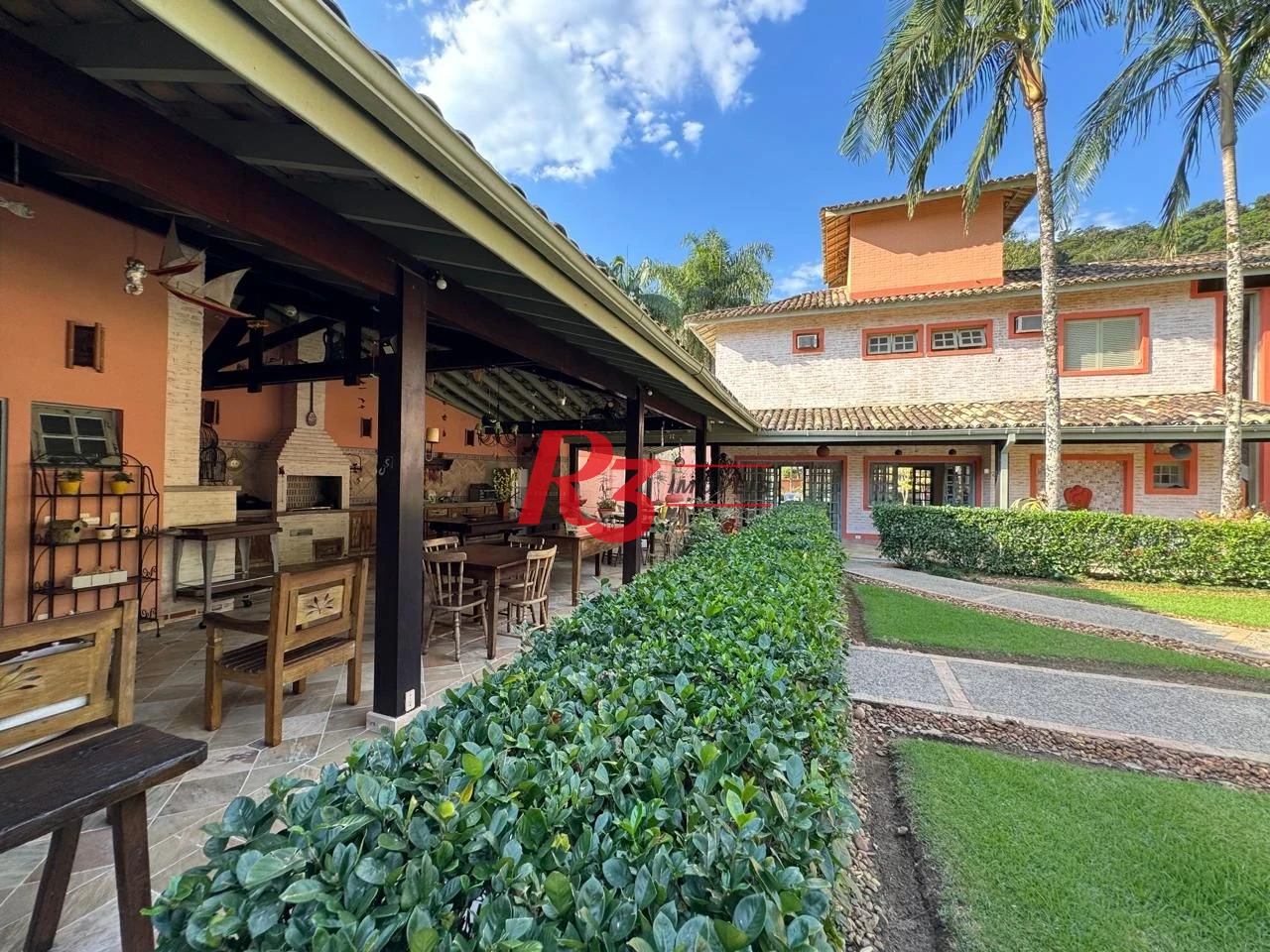 Casa à venda, 283 m² por R$ 4.700.000,00 - Balneário Praia do Pernambuco - Guarujá/SP