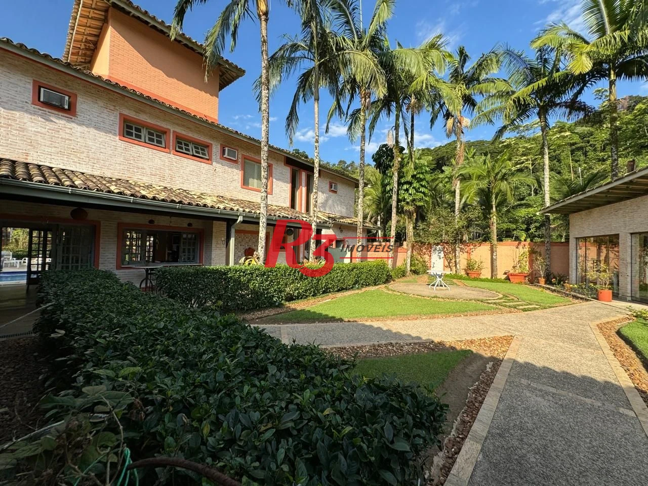 Casa à venda, 283 m² por R$ 4.700.000,00 - Balneário Praia do Pernambuco - Guarujá/SP
