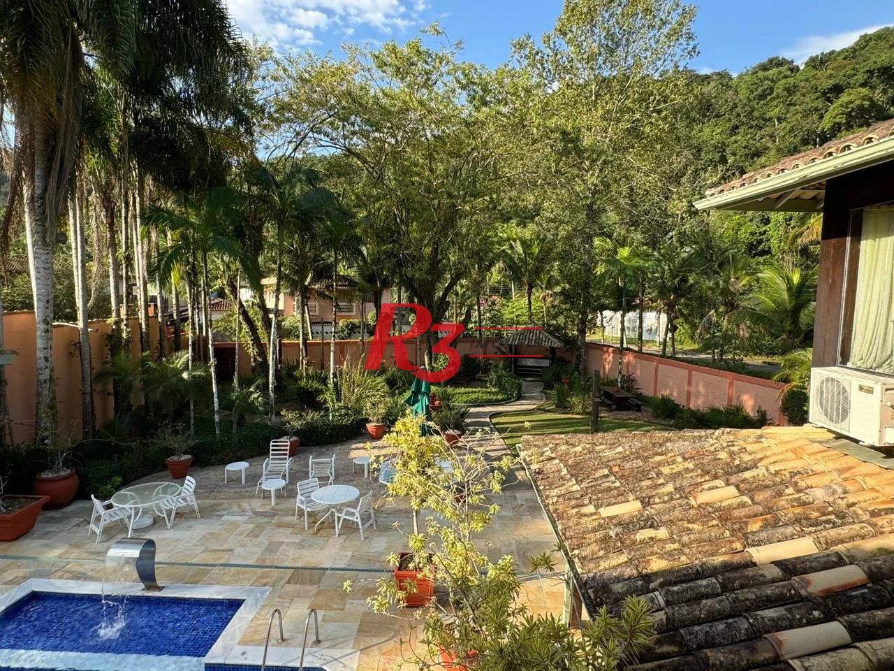 Casa à venda, 283 m² por R$ 4.700.000,00 - Balneário Praia do Pernambuco - Guarujá/SP