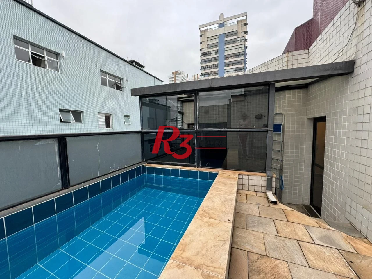Oportunidade Cobertura com piscina no Pompeia em Santos