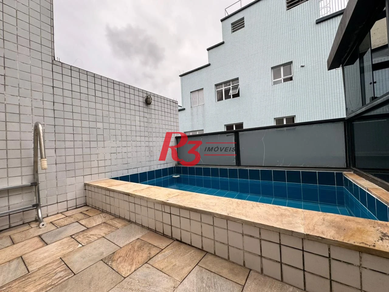 Oportunidade Cobertura com piscina no Pompeia em Santos