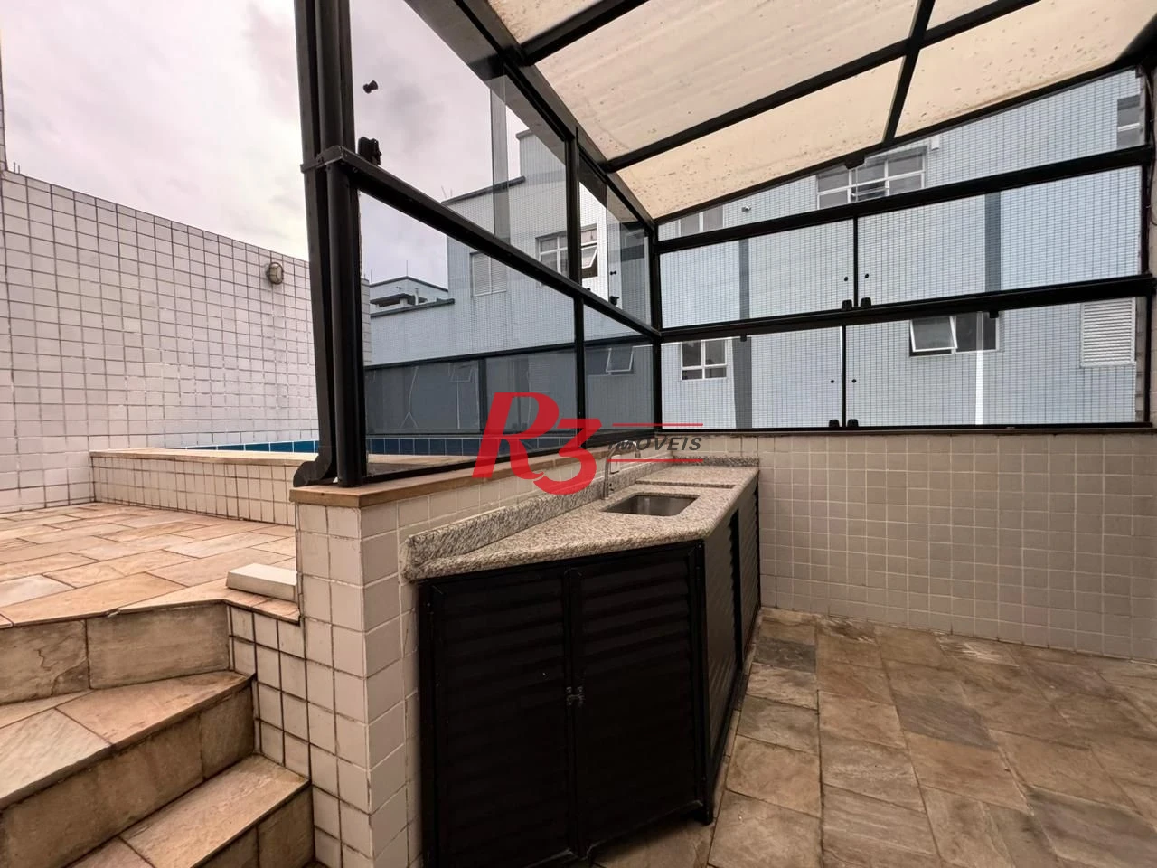 Oportunidade Cobertura com piscina no Pompeia em Santos