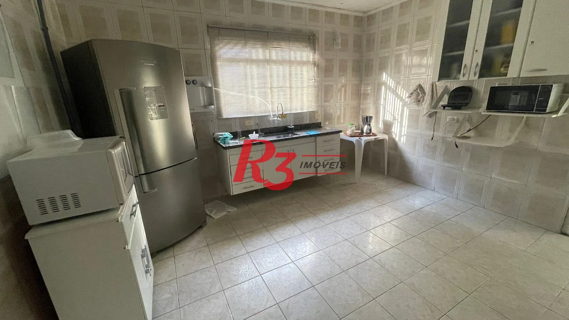 Sobrado com 11 dormitórios à venda, 420 m² por R$ 3.200.000,00 - Campo Grande - Santos/SP