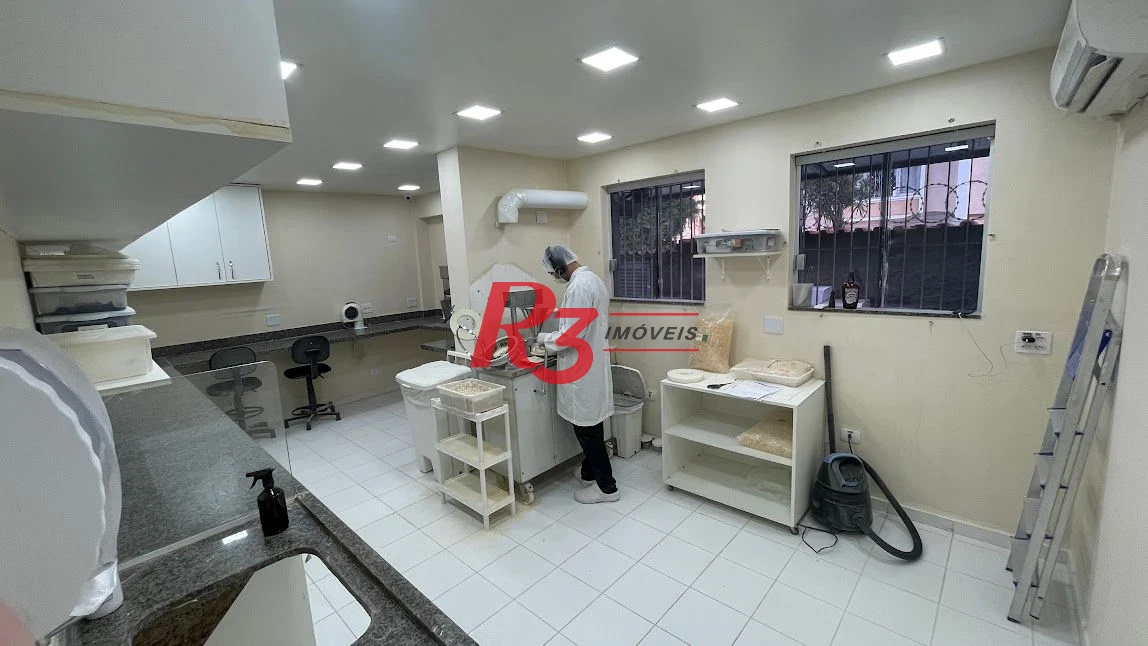 Sobrado com 11 dormitórios à venda, 420 m² por R$ 3.200.000,00 - Campo Grande - Santos/SP