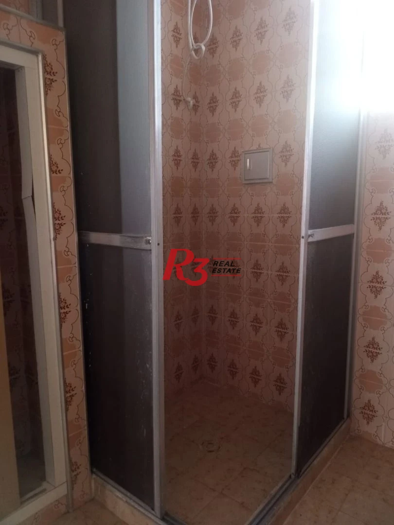 Amplo sobrado para locação no Campo Grande, 3 quartos, 2 vagas, 185 m² , condição especial, 500 metros da orla!!!