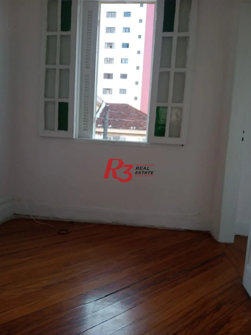 Amplo sobrado para locação no Campo Grande, 3 quartos, 2 vagas, 185 m² , condição especial, 500 metros da orla!!!