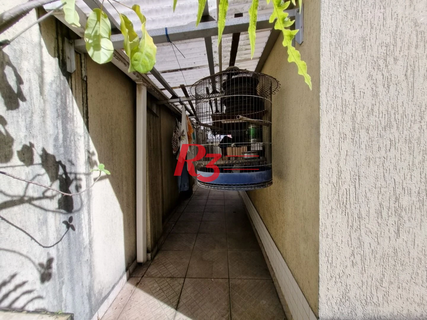 Oportunidade à venda na Vila Belmiro, terreno com 500 m², 2 amplas casas, com 3 dormitórios cada, espaço generoso de quintal e garagem para 6 carros!!