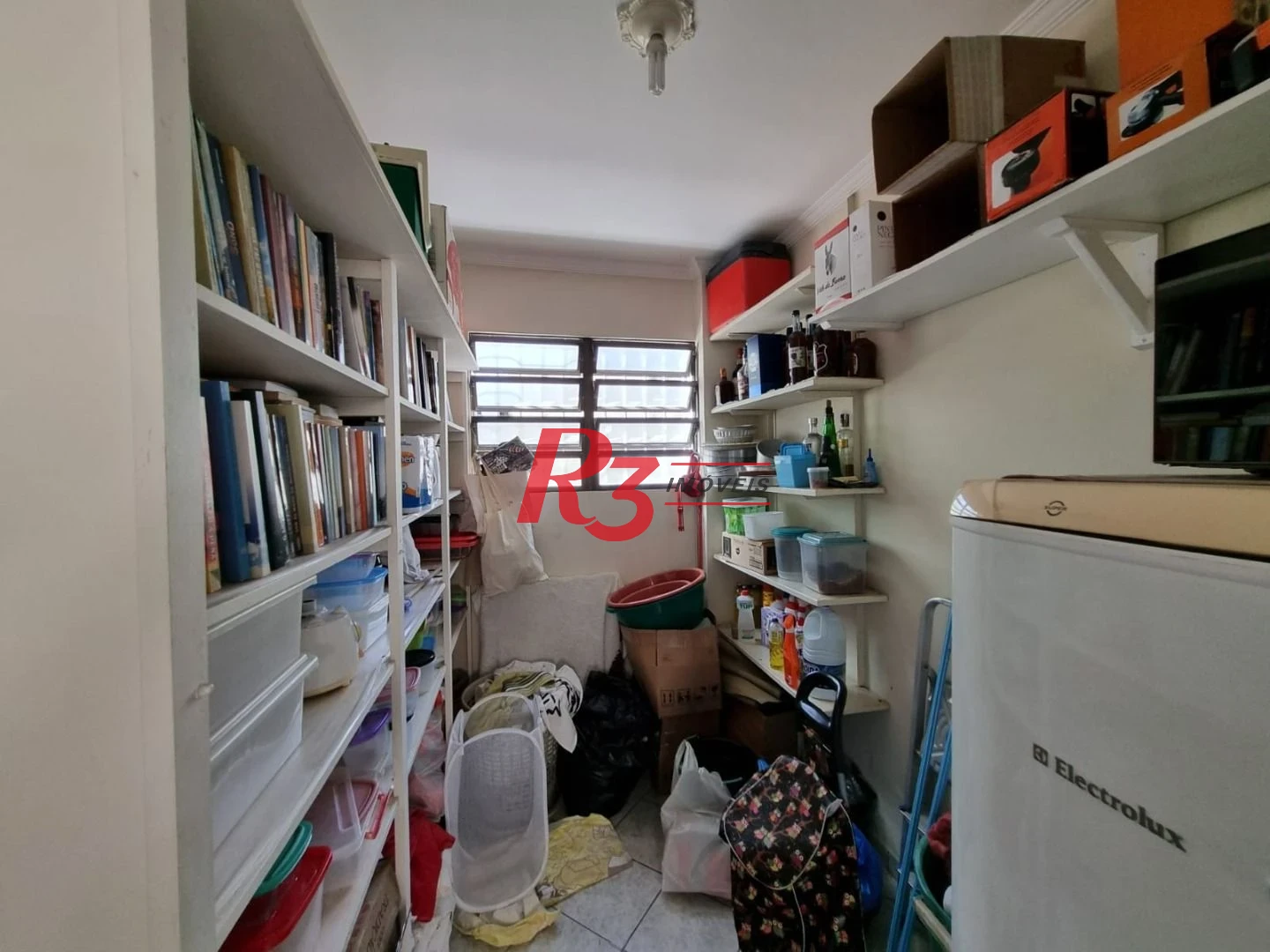 Oportunidade à venda na Vila Belmiro, terreno com 500 m², 2 amplas casas, com 3 dormitórios cada, espaço generoso de quintal e garagem para 6 carros!!