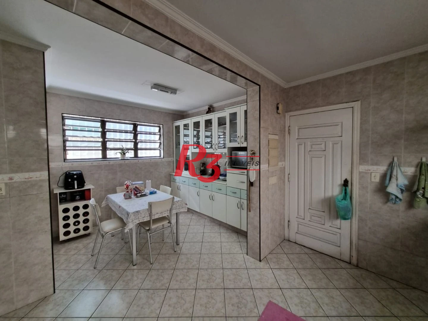Oportunidade à venda na Vila Belmiro, terreno com 500 m², 2 amplas casas, com 3 dormitórios cada, espaço generoso de quintal e garagem para 6 carros!!