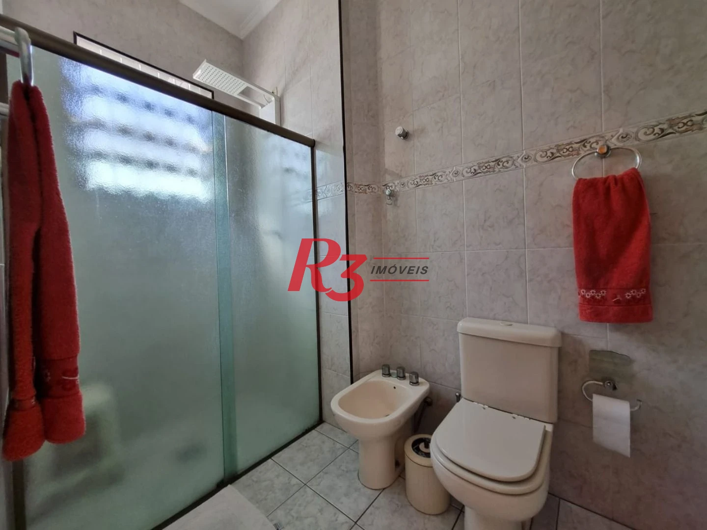 Oportunidade à venda na Vila Belmiro, terreno com 500 m², 2 amplas casas, com 3 dormitórios cada, espaço generoso de quintal e garagem para 6 carros!!
