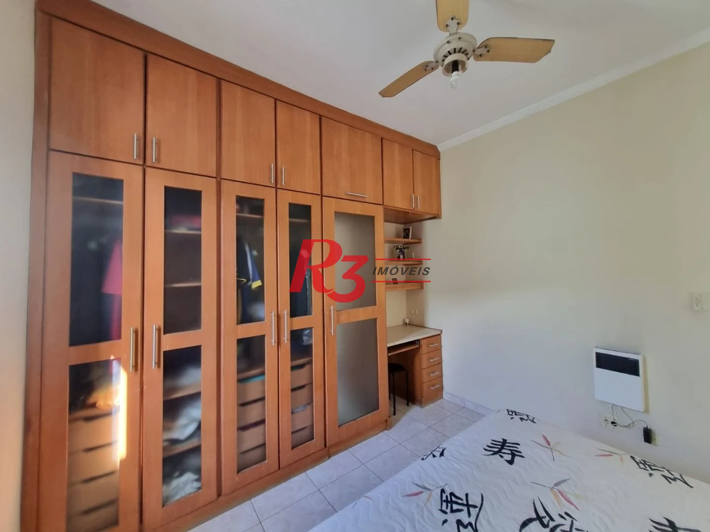Oportunidade à venda na Vila Belmiro, terreno com 500 m², 2 amplas casas, com 3 dormitórios cada, espaço generoso de quintal e garagem para 6 carros!!