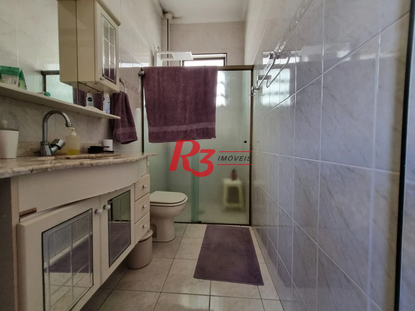 Oportunidade à venda na Vila Belmiro, terreno com 500 m², 2 amplas casas, com 3 dormitórios cada, espaço generoso de quintal e garagem para 6 carros!!