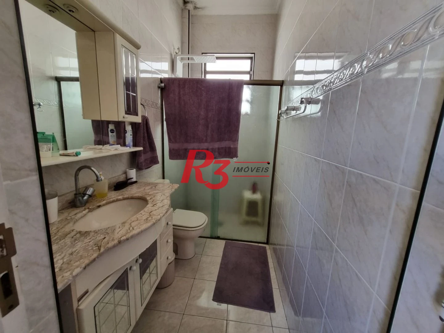 Oportunidade à venda na Vila Belmiro, terreno com 500 m², 2 amplas casas, com 3 dormitórios cada, espaço generoso de quintal e garagem para 6 carros!!