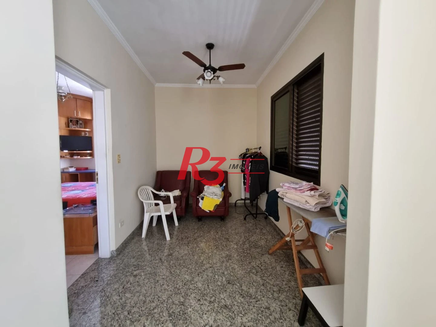 Oportunidade à venda na Vila Belmiro, terreno com 500 m², 2 amplas casas, com 3 dormitórios cada, espaço generoso de quintal e garagem para 6 carros!!