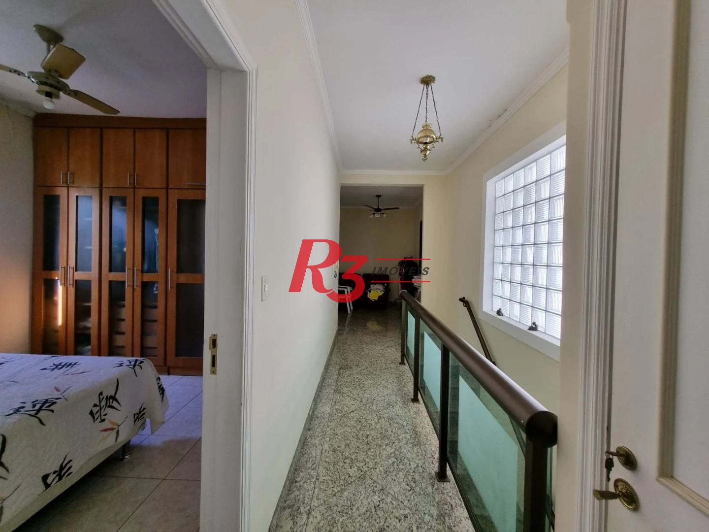 Oportunidade à venda na Vila Belmiro, terreno com 500 m², 2 amplas casas, com 3 dormitórios cada, espaço generoso de quintal e garagem para 6 carros!!