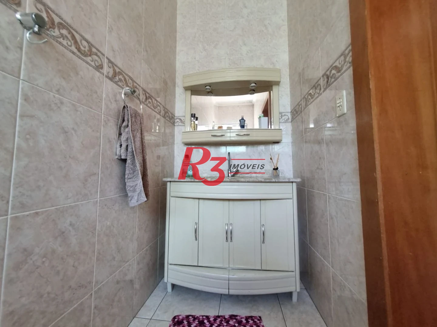 Oportunidade à venda na Vila Belmiro, terreno com 500 m², 2 amplas casas, com 3 dormitórios cada, espaço generoso de quintal e garagem para 6 carros!!