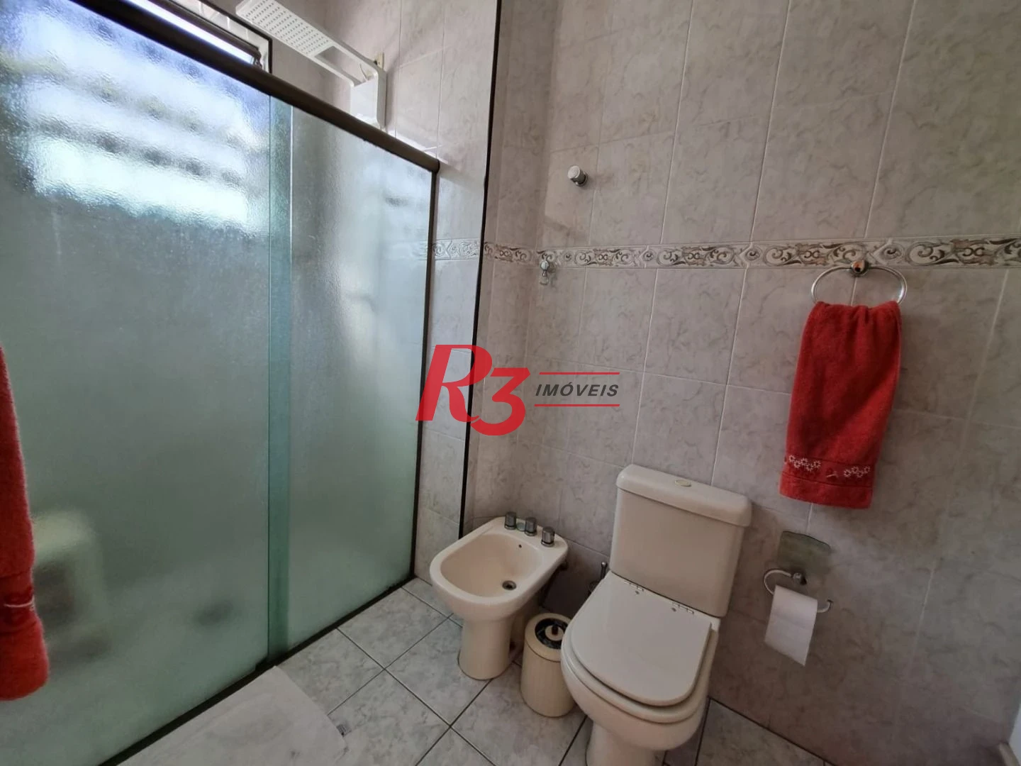 Oportunidade à venda na Vila Belmiro, terreno com 500 m², 2 amplas casas, com 3 dormitórios cada, espaço generoso de quintal e garagem para 6 carros!!