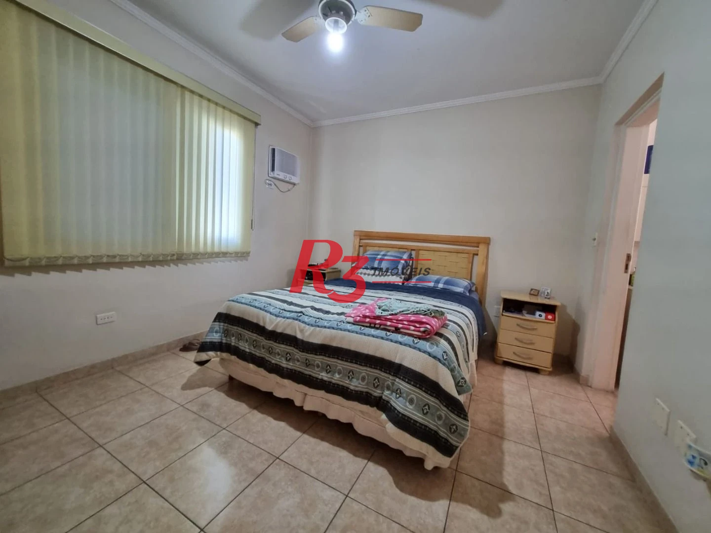 Oportunidade à venda na Vila Belmiro, terreno com 500 m², 2 amplas casas, com 3 dormitórios cada, espaço generoso de quintal e garagem para 6 carros!!