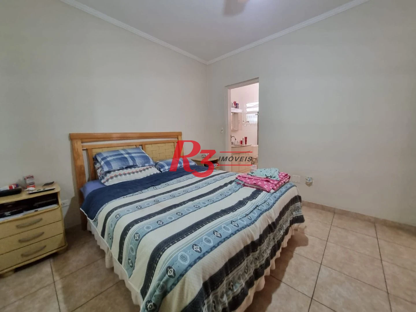 Oportunidade à venda na Vila Belmiro, terreno com 500 m², 2 amplas casas, com 3 dormitórios cada, espaço generoso de quintal e garagem para 6 carros!!