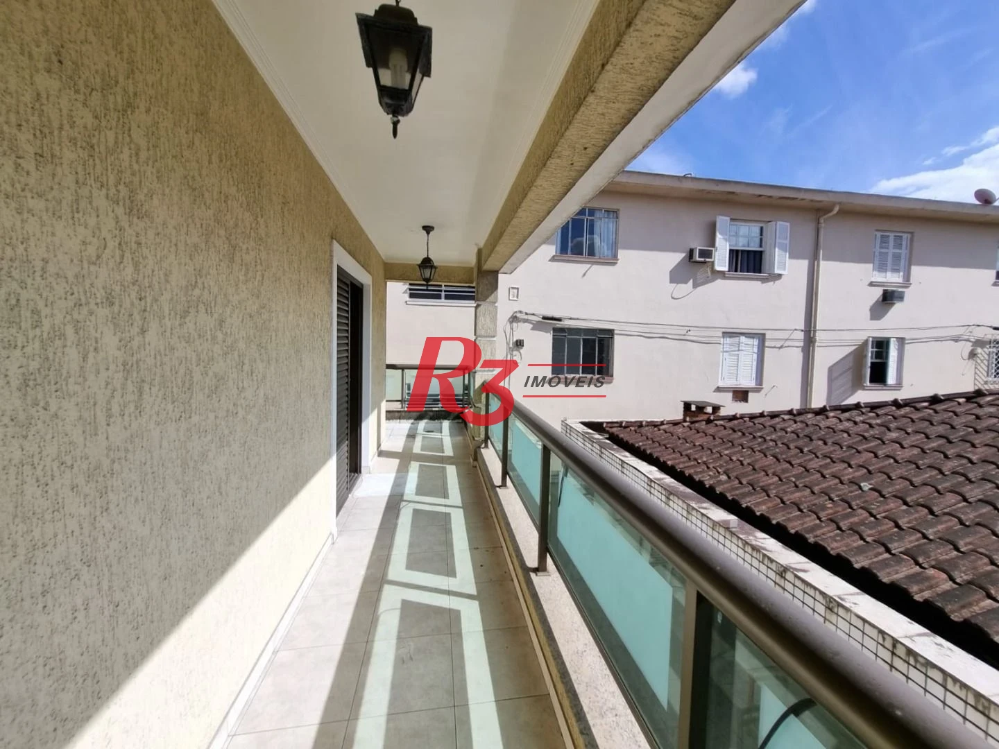Oportunidade à venda na Vila Belmiro, terreno com 500 m², 2 amplas casas, com 3 dormitórios cada, espaço generoso de quintal e garagem para 6 carros!!